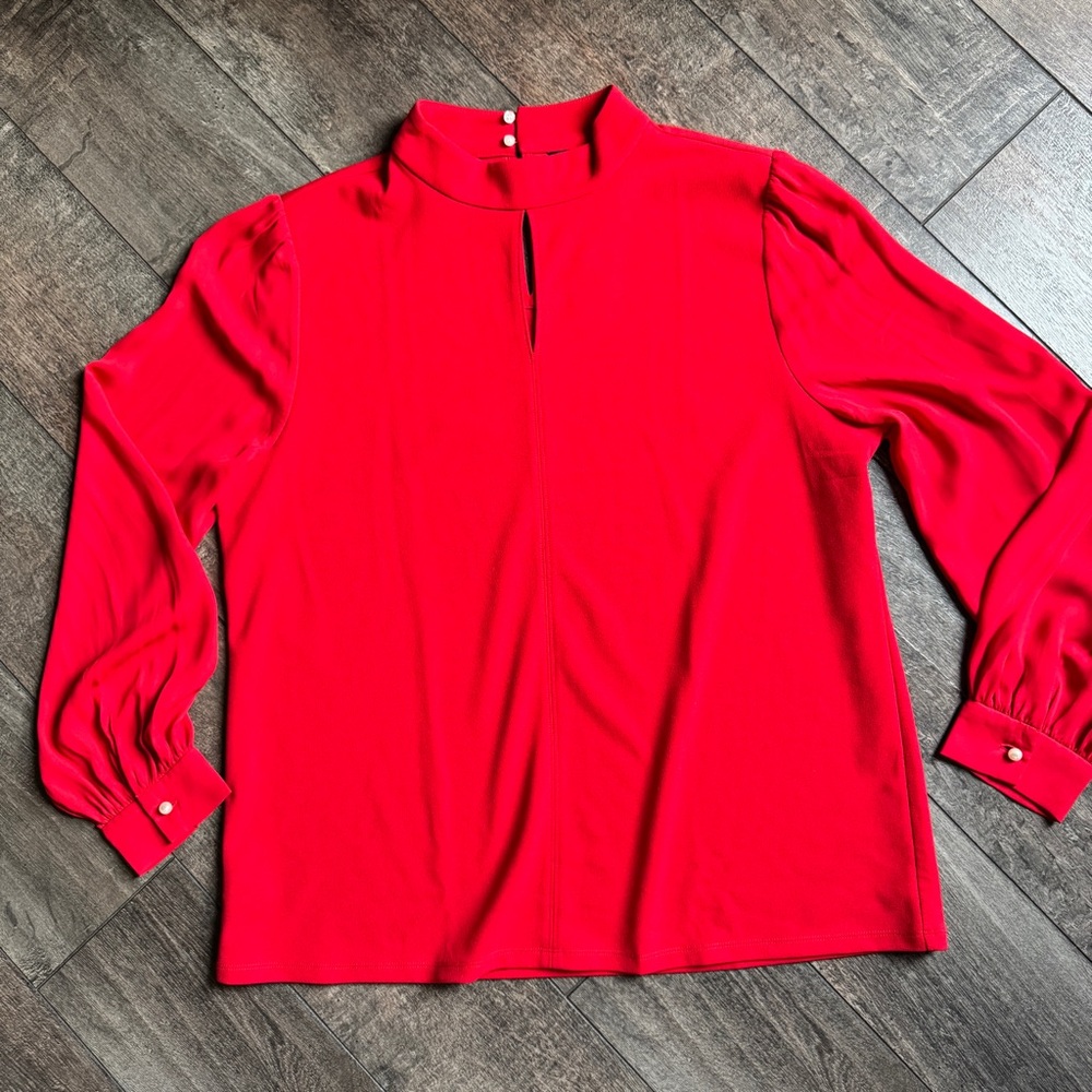 Ann Taylor Red Mixed Media Keyhole Mock Neck Top with pearlized buttons sz XL